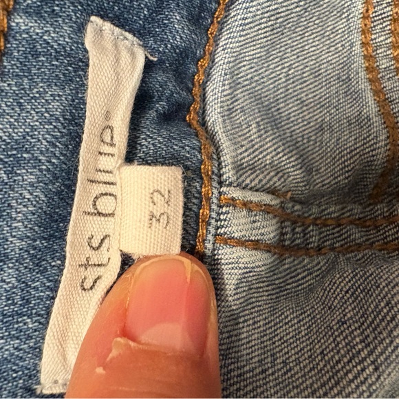 STS Blue Women's Light Blue Jean Shorts - Picture 2 of 2